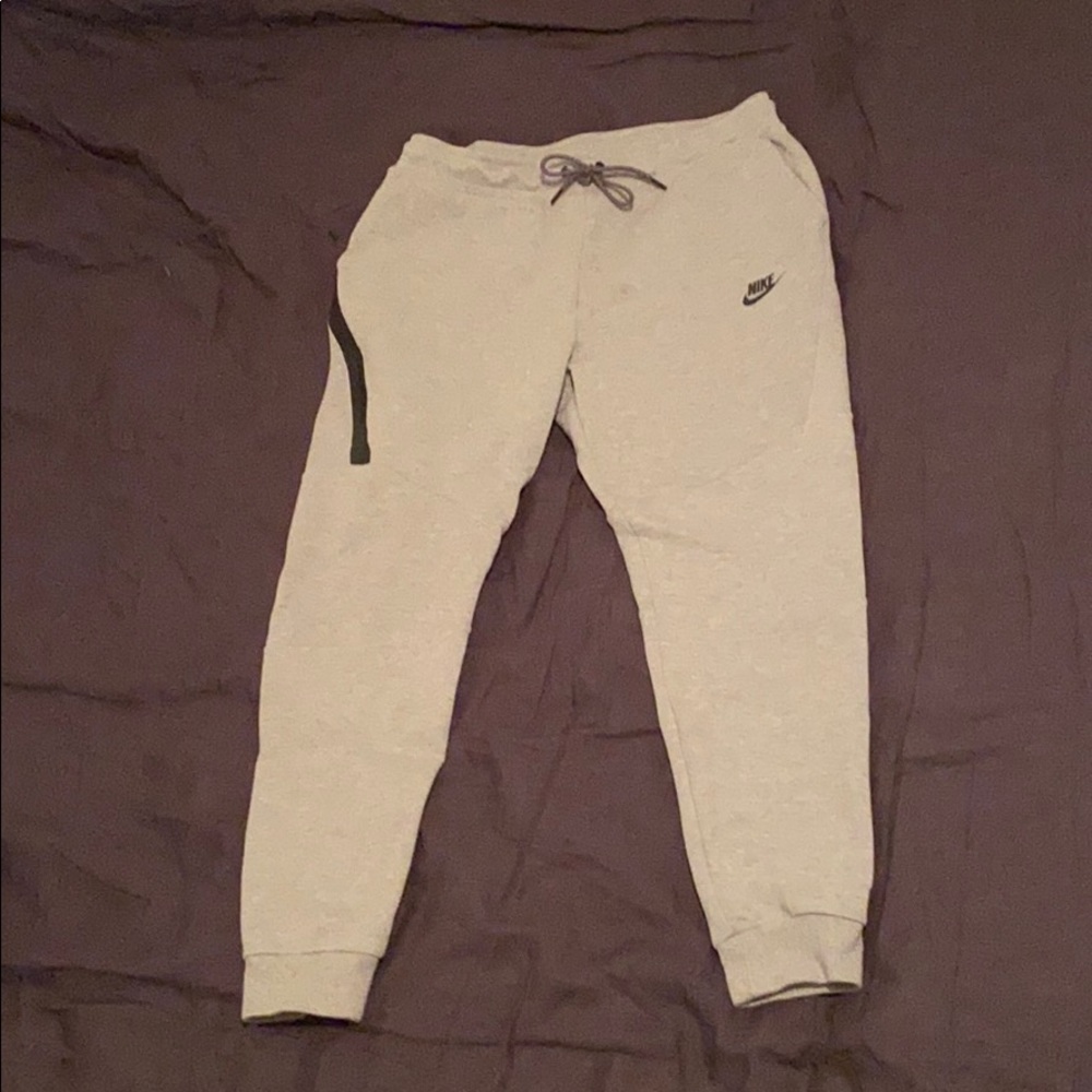 Nike Tech Fleece Sweatpants Size Large (worn once)